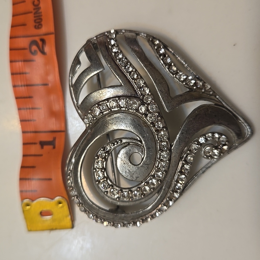 Chico's 2008 Silvertone Heart Brooch - Picture 5 of 6